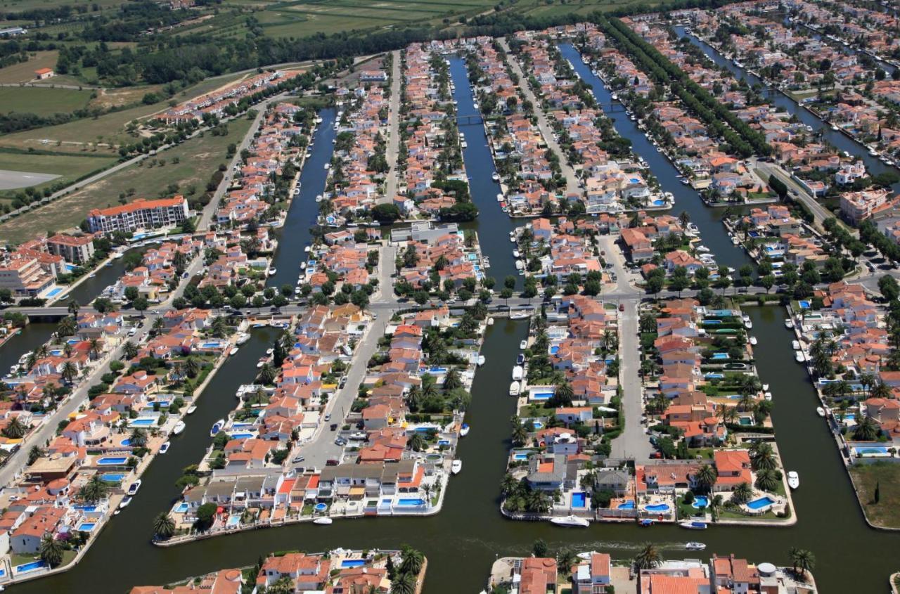 Apart-Rent Apartment Puig Rom 0149 Empuriabrava Esterno foto